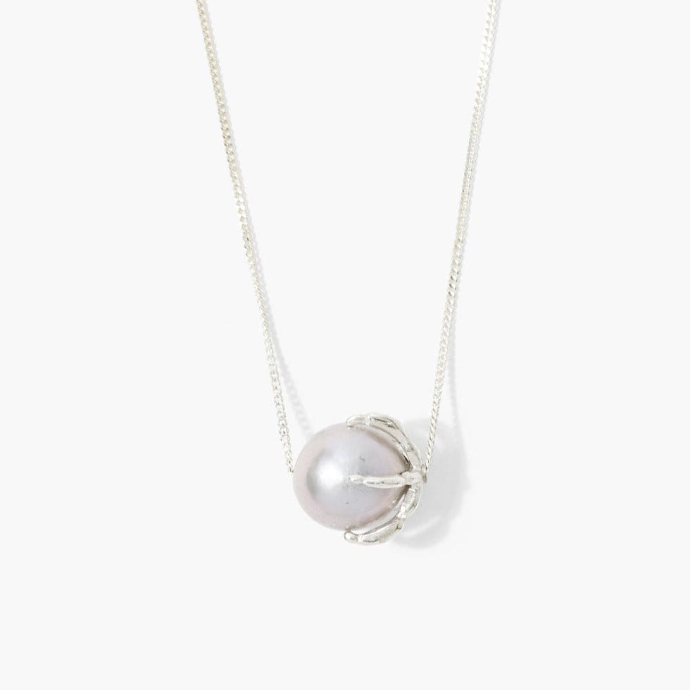 NKL Large Lark Necklace Grey Pearl