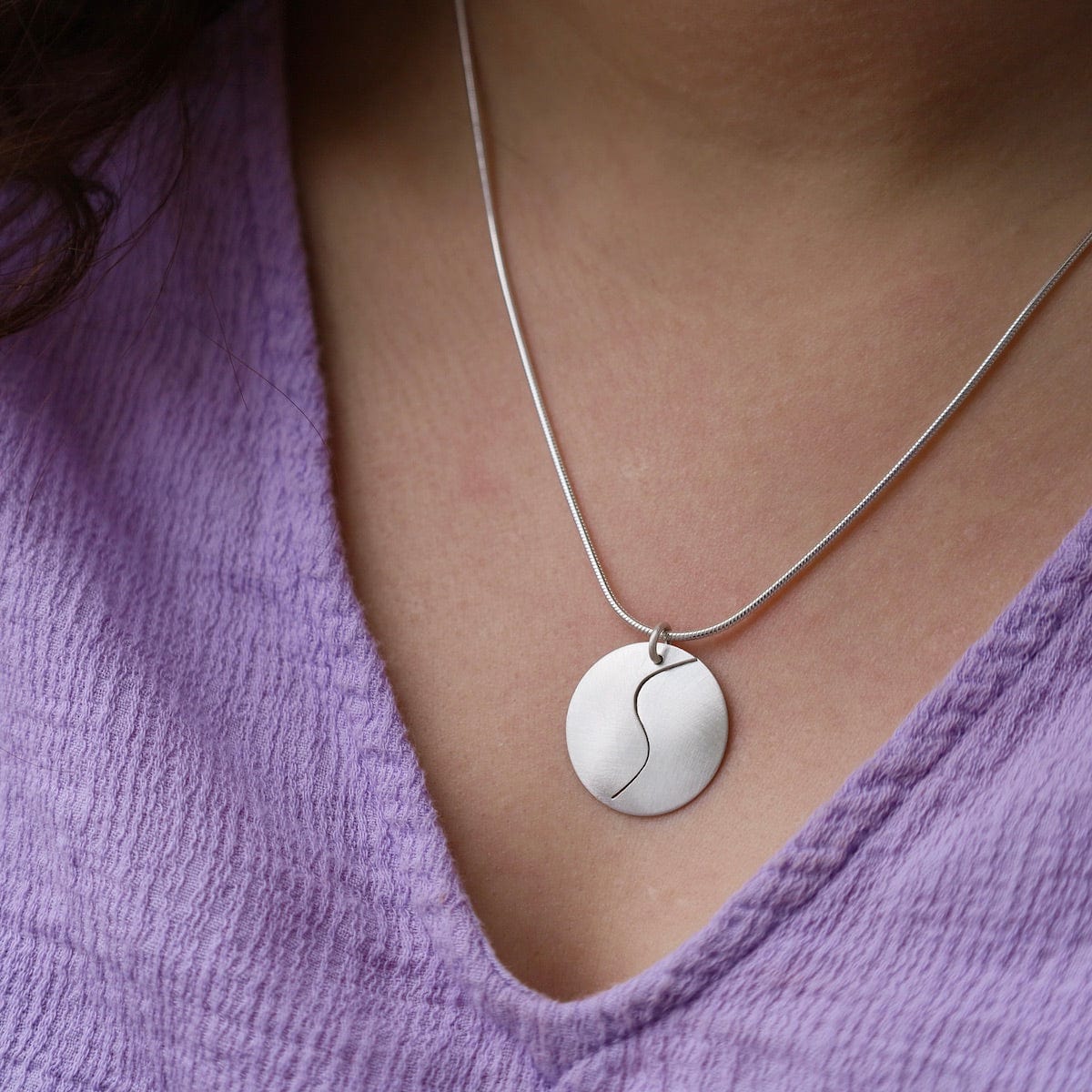 NKL Matte Silver Swirl Pendant Necklace