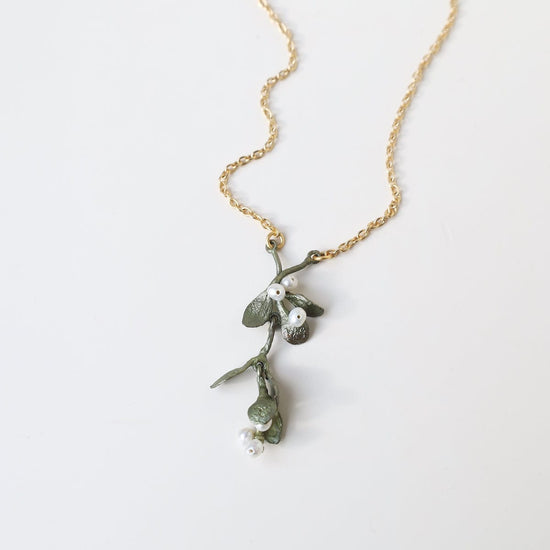 NKL Mistletoe Pendant Necklace
