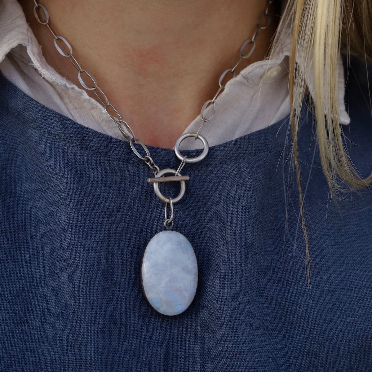 NKL Oval Cabochon Rainbow Moonstone Toggle Necklace