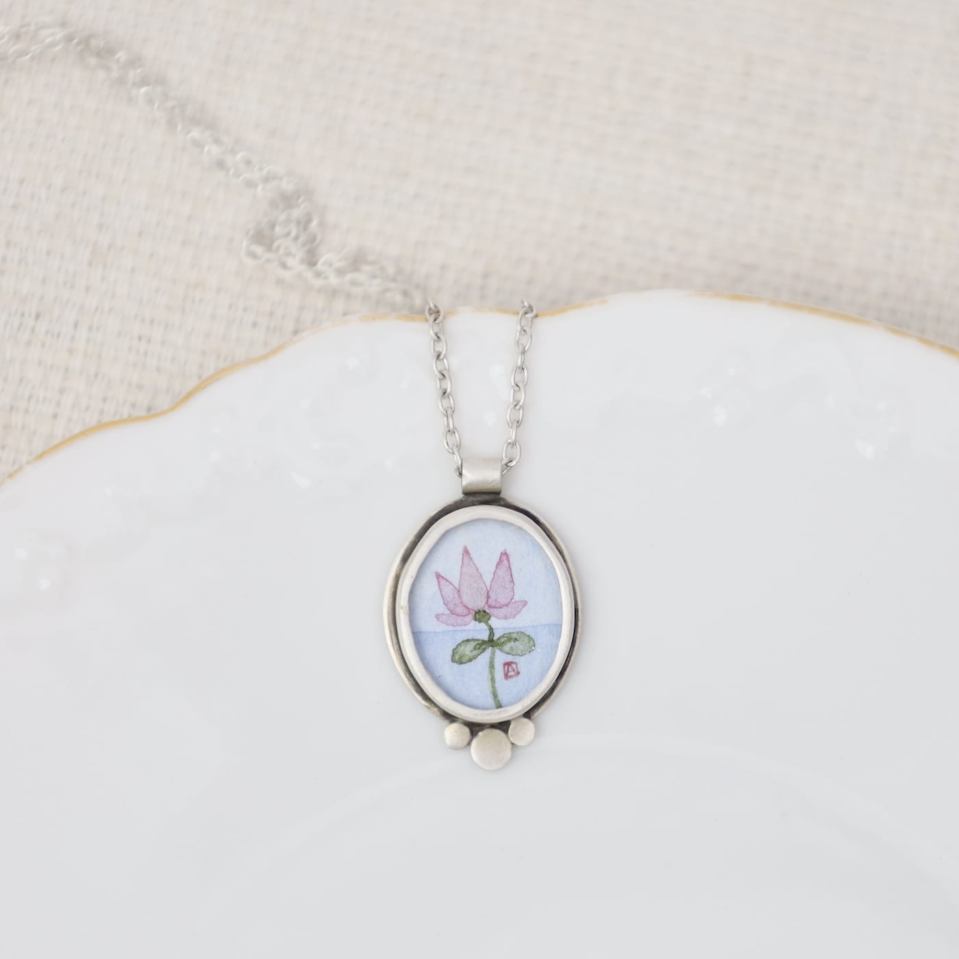 NKL Oval Lotus Necklace