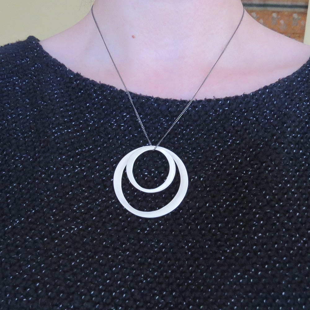 
                      
                        NKL OVERLAPPING CIRCLE NECKLACE
                      
                    