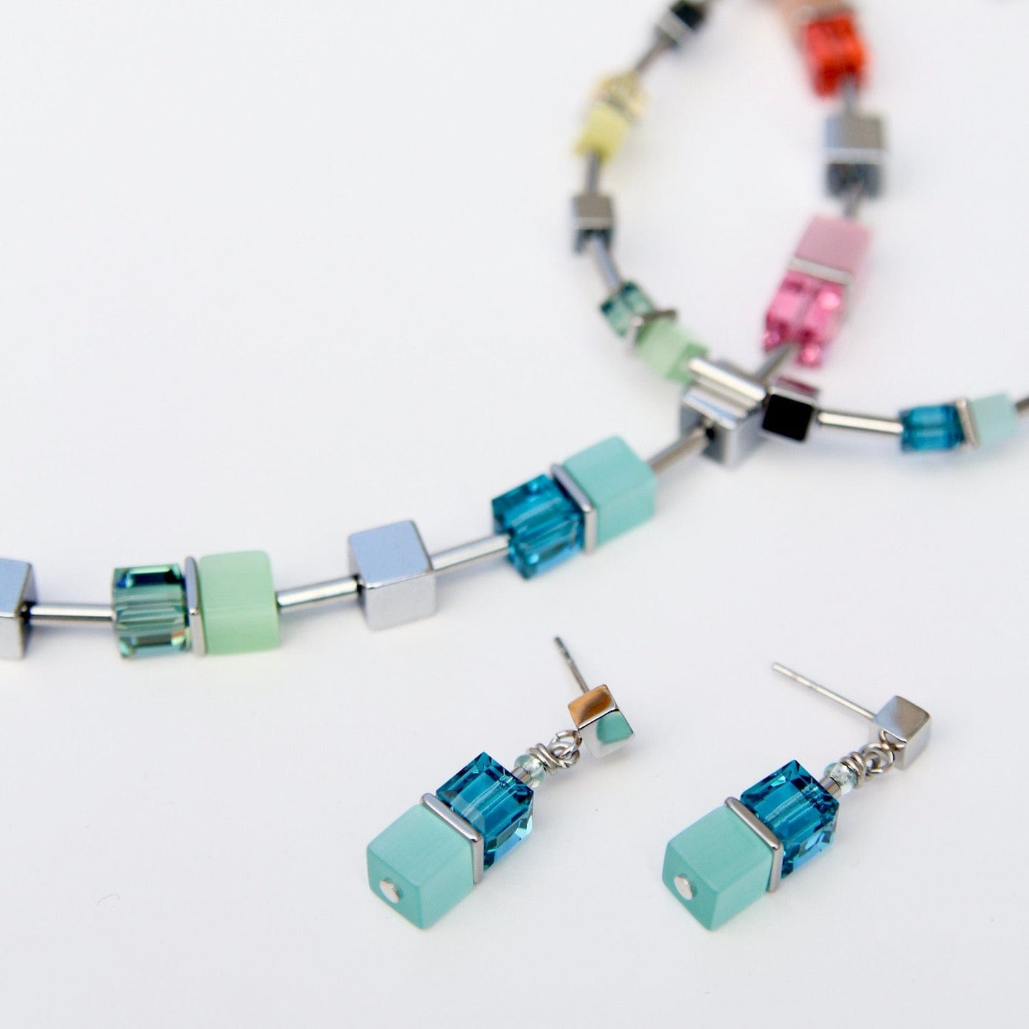 Load image into Gallery viewer, NKL Pastel Cat&amp;#39;s Eye Cube Necklace

