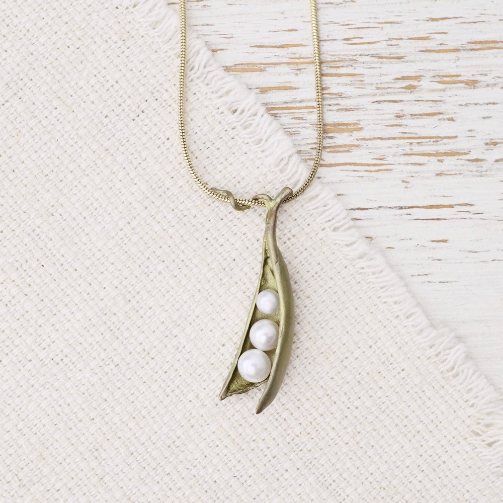 
                      
                        NKL Pea Pod Three Pearl Pendant Necklace
                      
                    