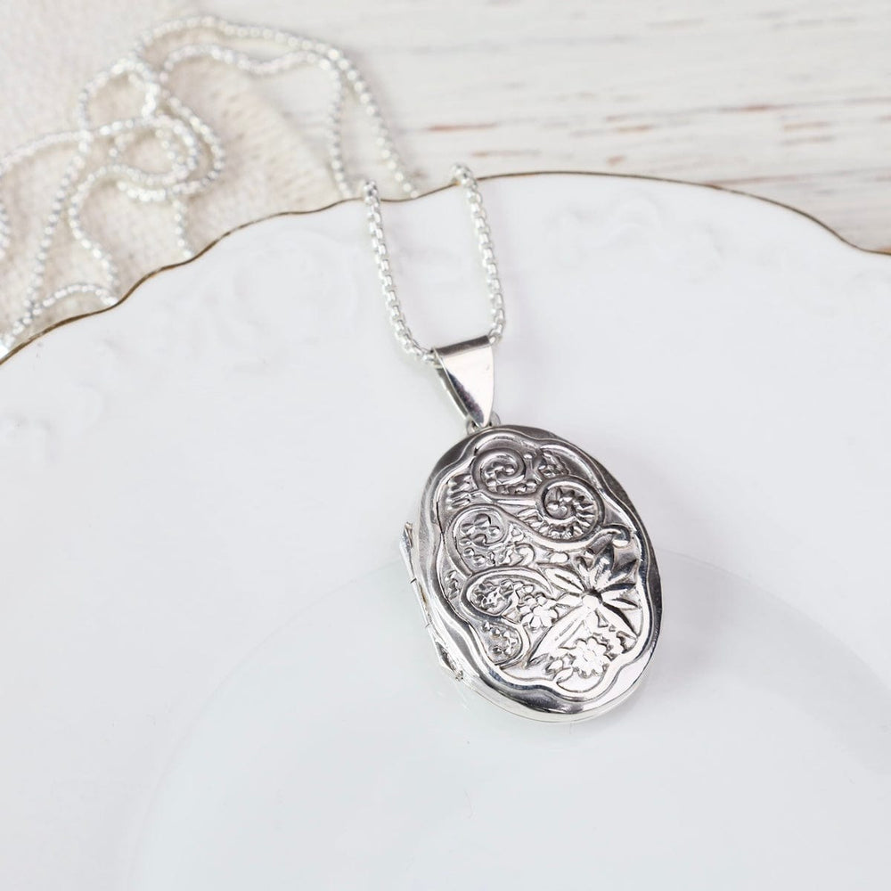 NKL Raised Floral Detail on Oval Locket Necklace