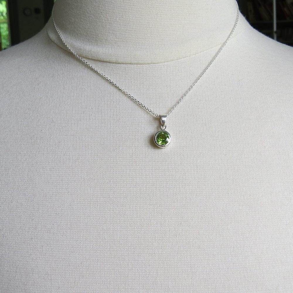 Load image into Gallery viewer, NKL Round Peridot Pendant
