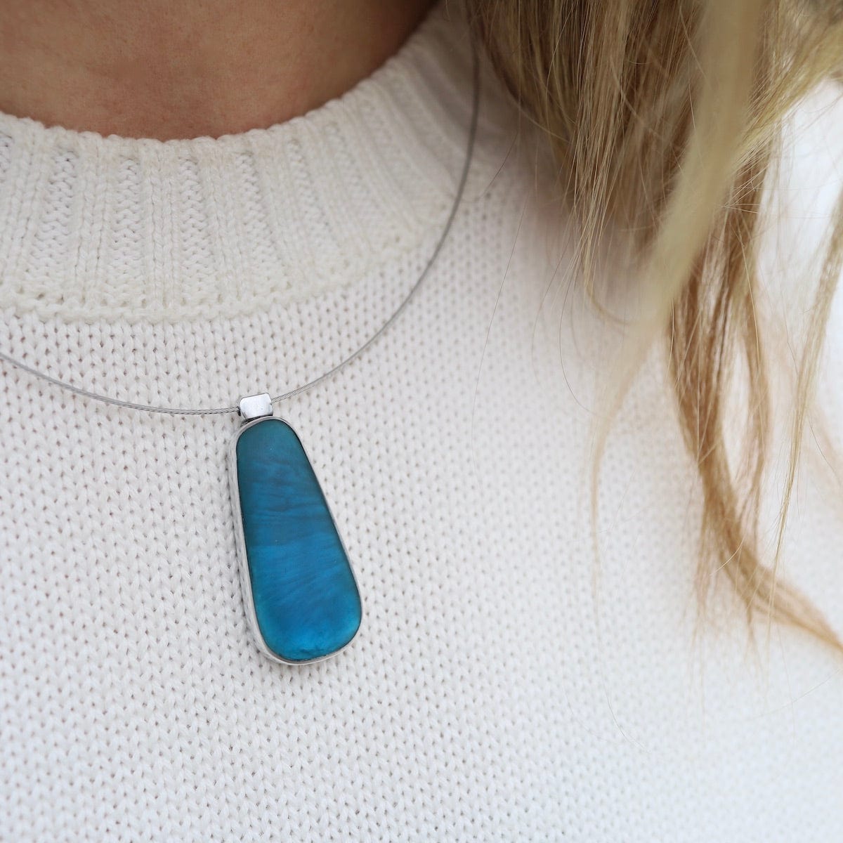 NKL Sea Blue Oval Pendant Necklace