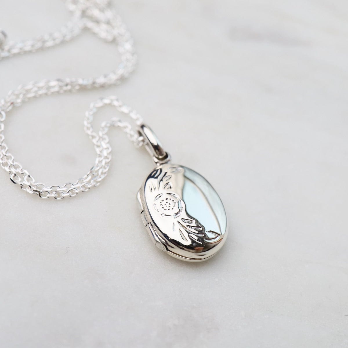 Plain sterling silver oval locket pendant necklace with 18 chain in gift  box