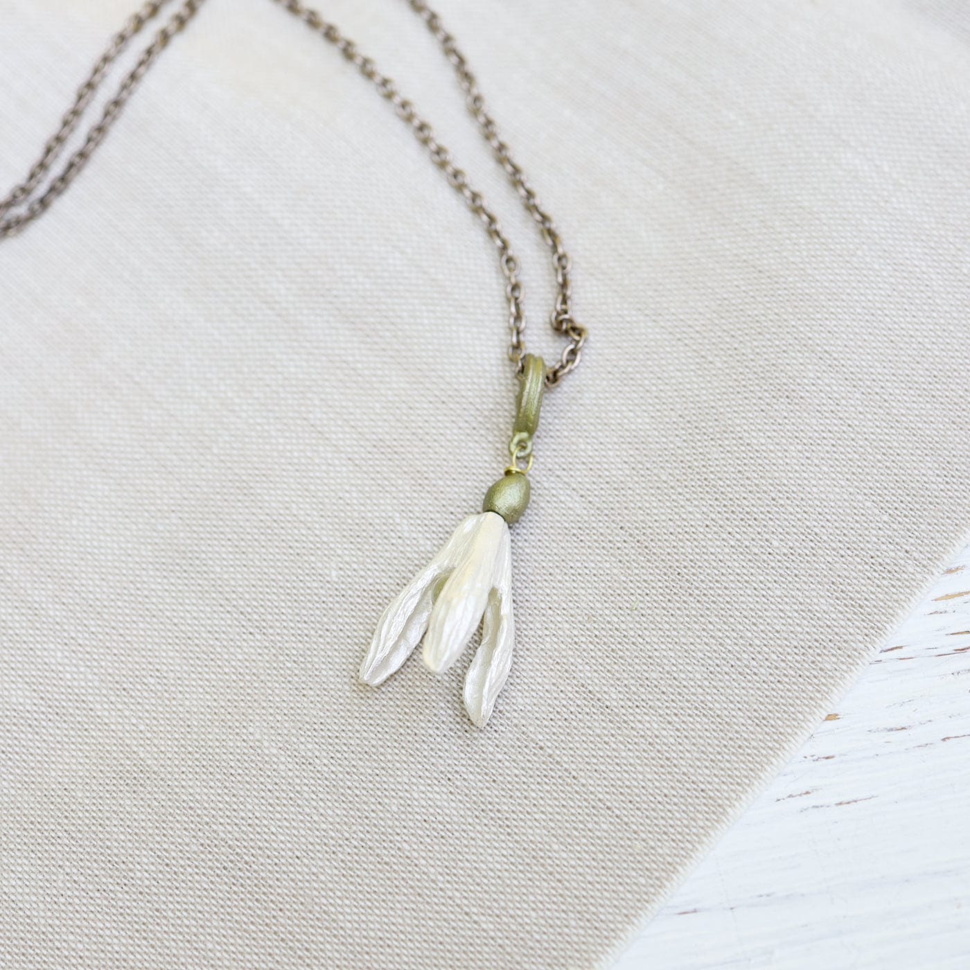 NKL Snowdrops Dainty Pendant