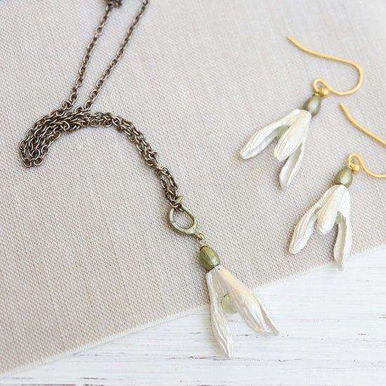 Load image into Gallery viewer, NKL Snowdrops Dainty Pendant
