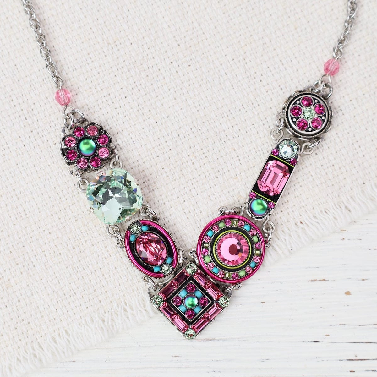NKL-SPL Rose La Dolce Vita Crystal V Necklace