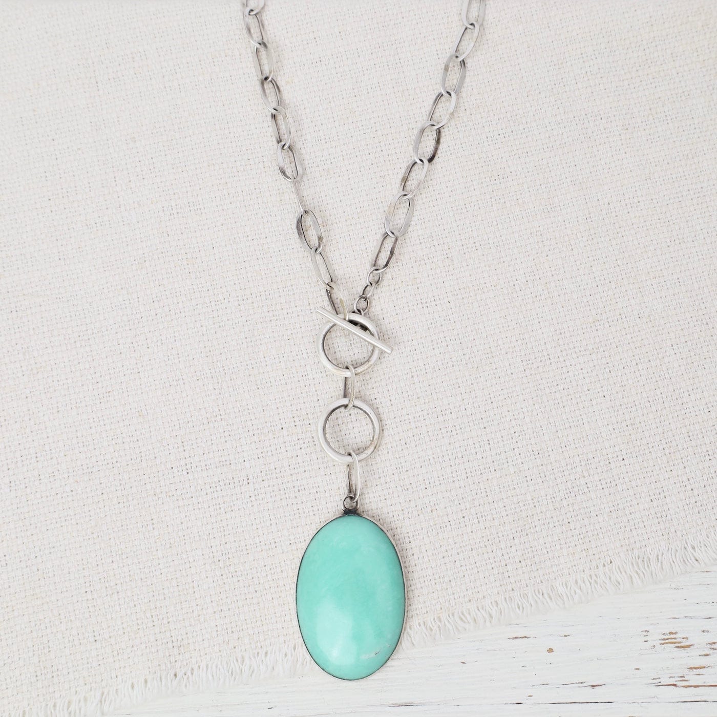 NKL Toggle Necklace with Oval Cabochon Chrysoprase