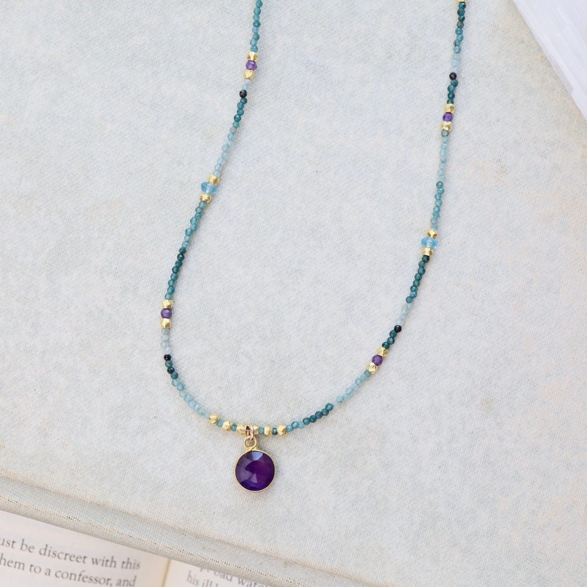 NKL-VRM Amethyst Coin On Apatite Mix Necklace