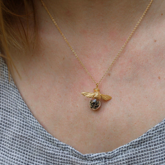 NKL-VRM Bee Shaker Necklace - Black & Gold Microbeads