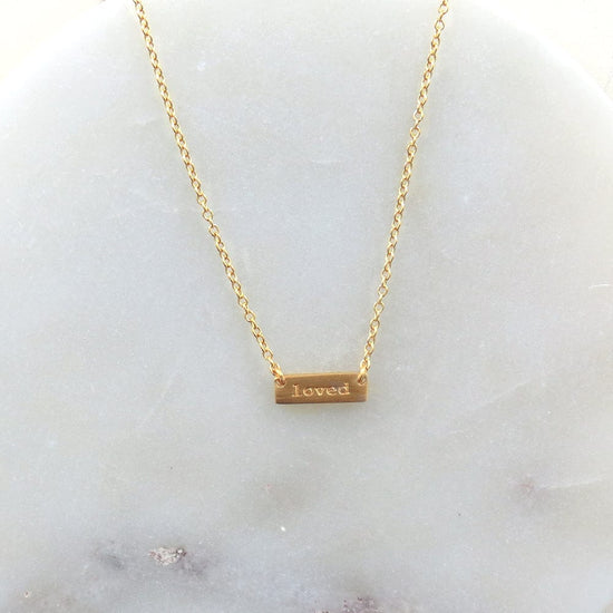 Load image into Gallery viewer, NKL-VRM &amp;quot;LOVED&amp;quot; TINY PLATE BRUSHED GOLD NECKLACE

