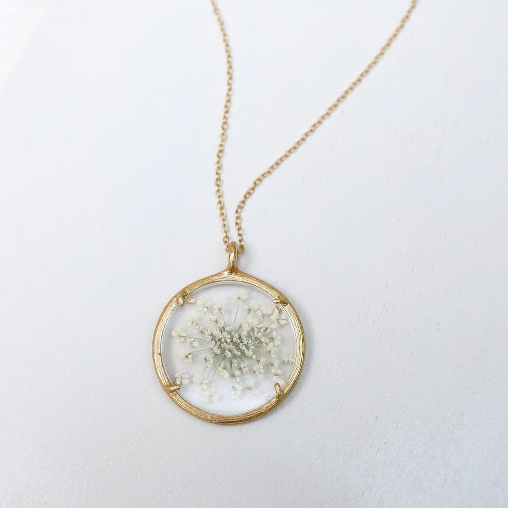 
                  
                    NKL-VRM Queen Anne's Lace Large Glass Botanical Necklace - 18K Gold Vermeil
                  
                