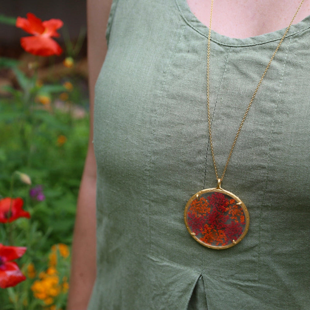 
                  
                    NKL-VRM Red & Orange Queen Anne's Lace Extra Large Botanical Necklace - 18k Gold Vermeil
                  
                