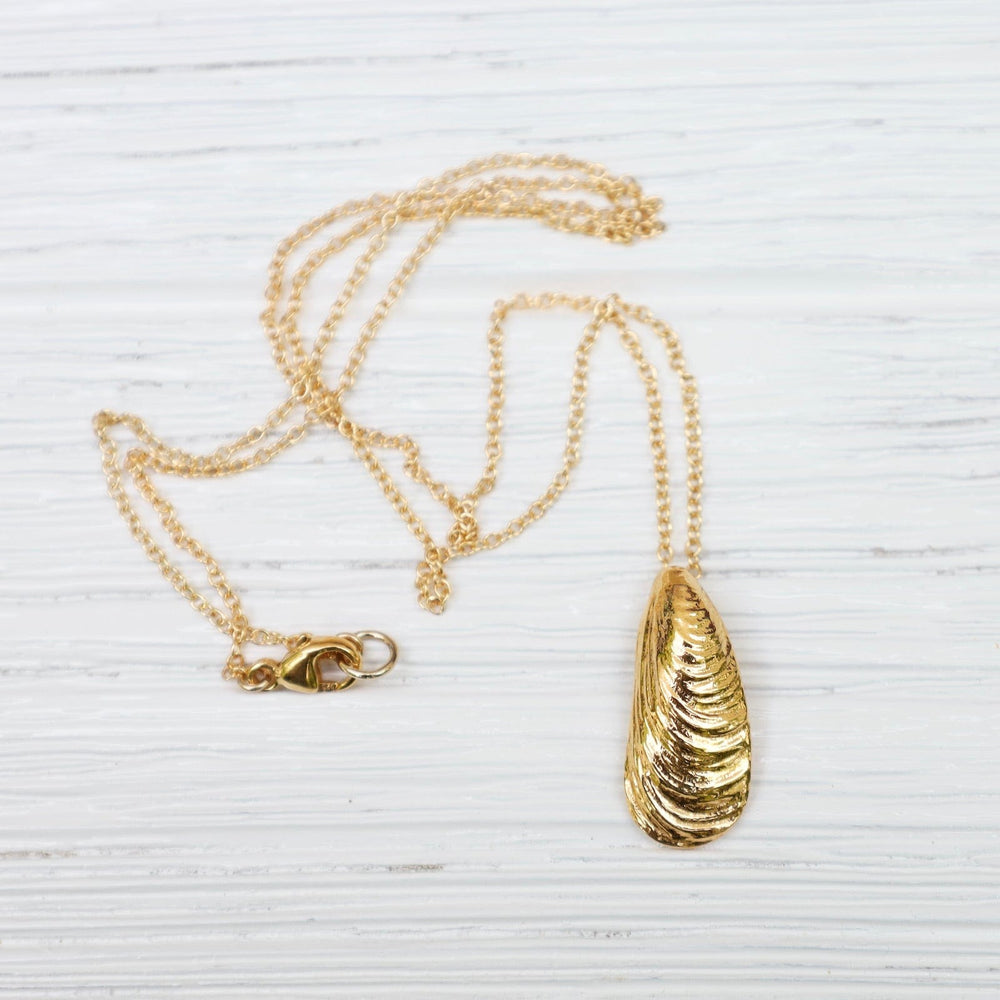 
                  
                    NKL-VRM Serenity Shell Necklace in 18K Gold Vermeil
                  
                