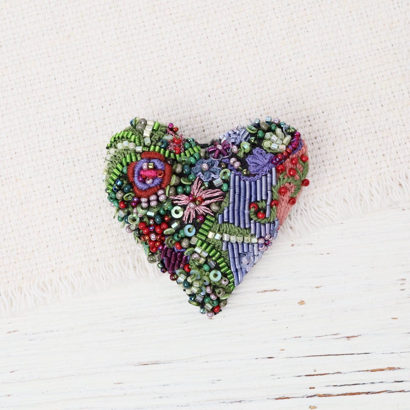 PIN Blooming Heart Brooch Pin