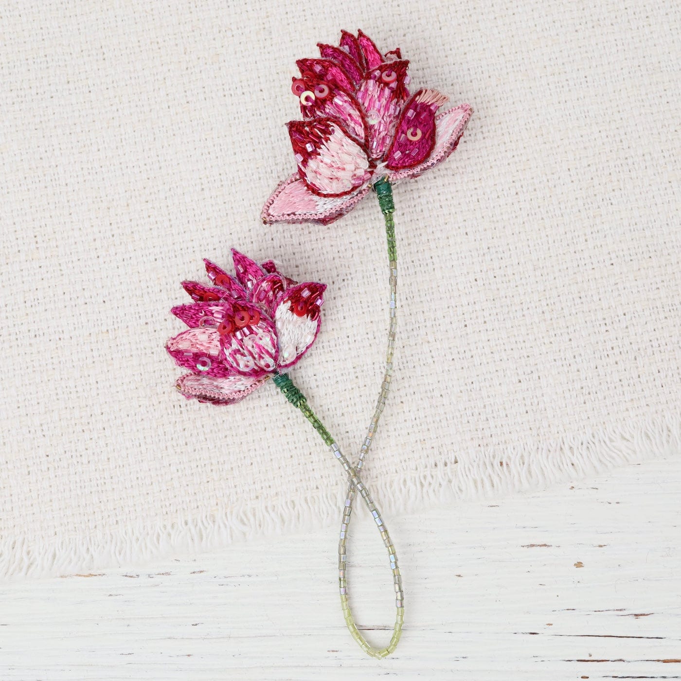 PIN Blooming Lotus Brooch Pin