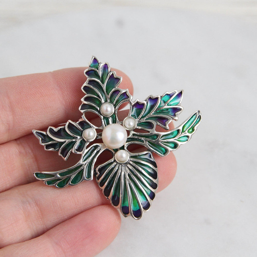 
                  
                    PIN Enamel Art Nouveau Orchid Pin
                  
                