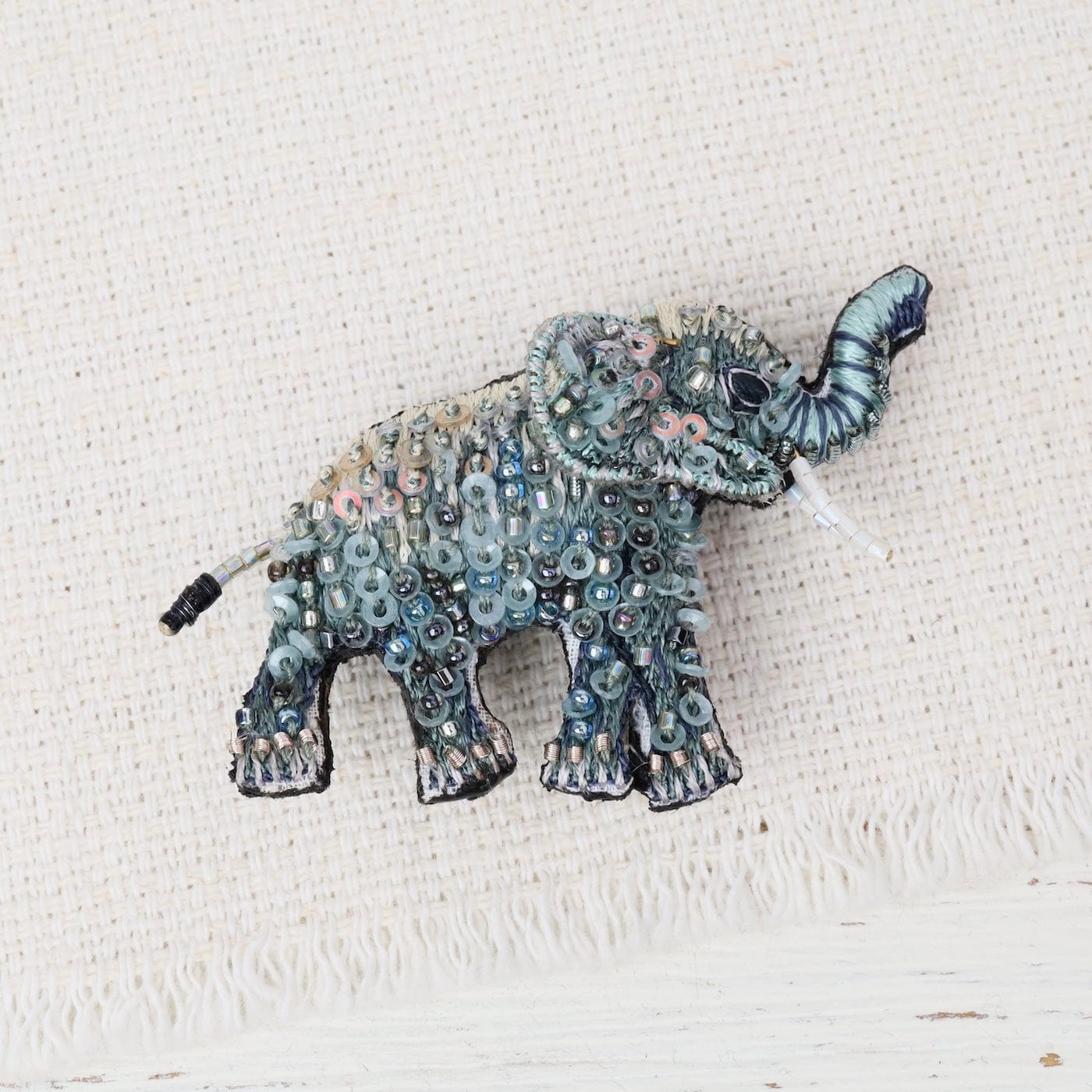 PIN Forest Elephant Brooch Pin