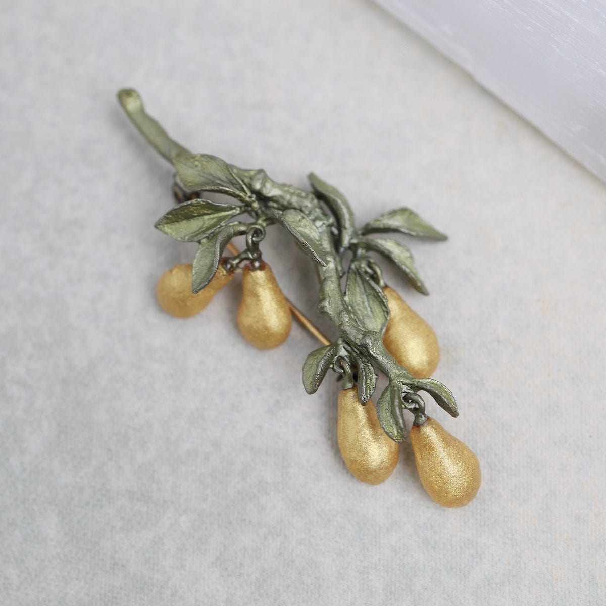 PIN Golden Pear Brooch