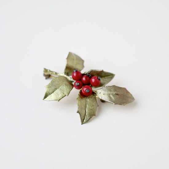 Load image into Gallery viewer, PIN Holly Brooch
