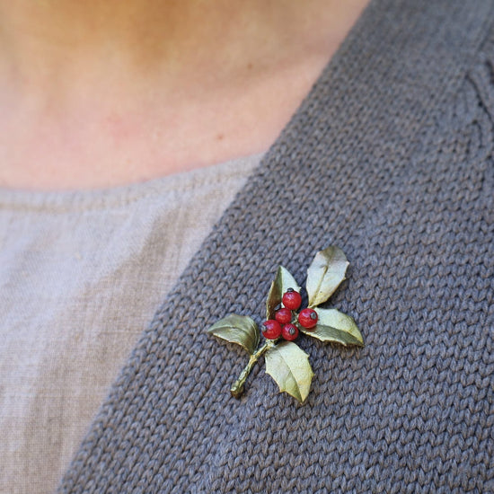 Load image into Gallery viewer, PIN Holly Brooch
