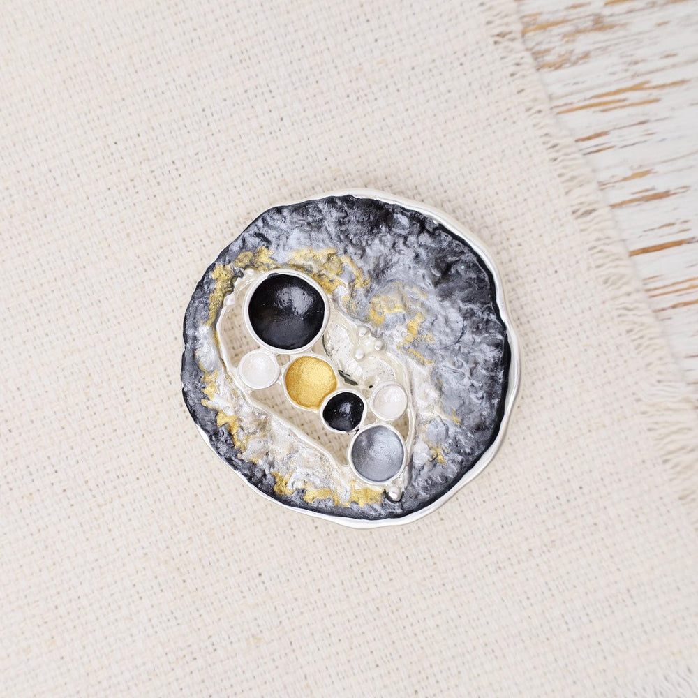 
                      
                        PIN-JM Grey Gold Texture Magnetic Brooch
                      
                    