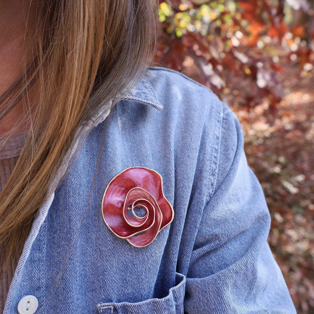 
                      
                        PIN-JM Red Flower Magnetic Brooch
                      
                    