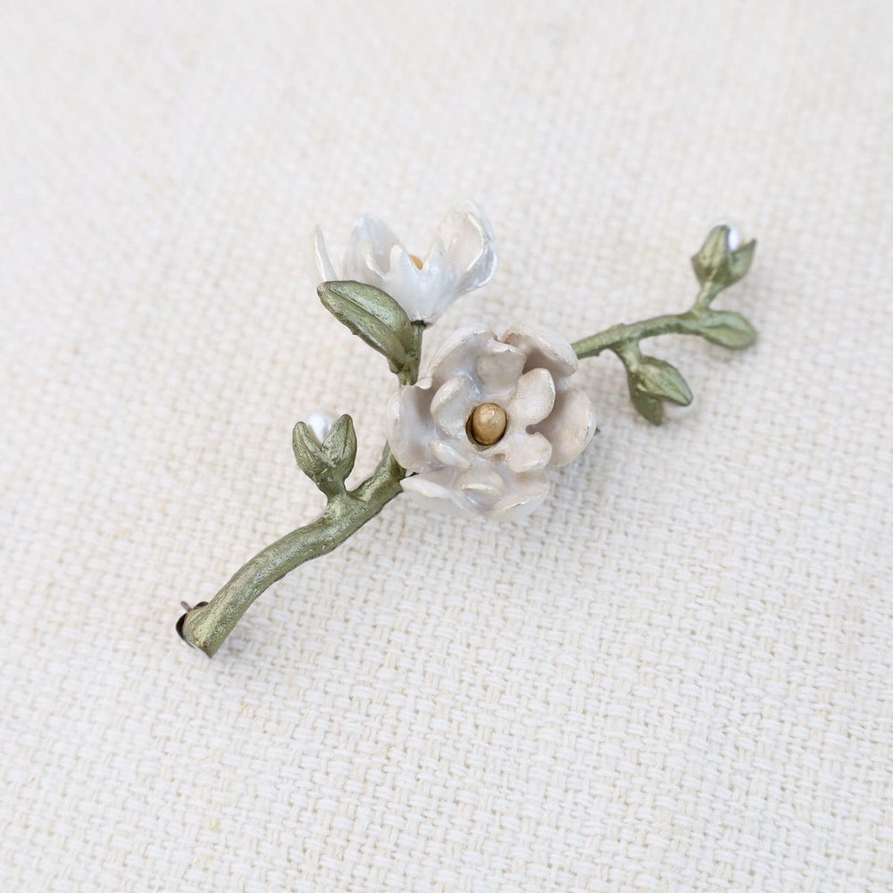 
                      
                        PIN Magnolia Flower Brooch
                      
                    