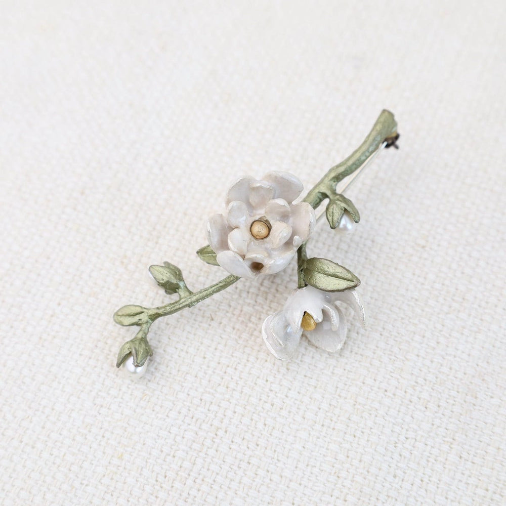 PIN Magnolia Flower Brooch