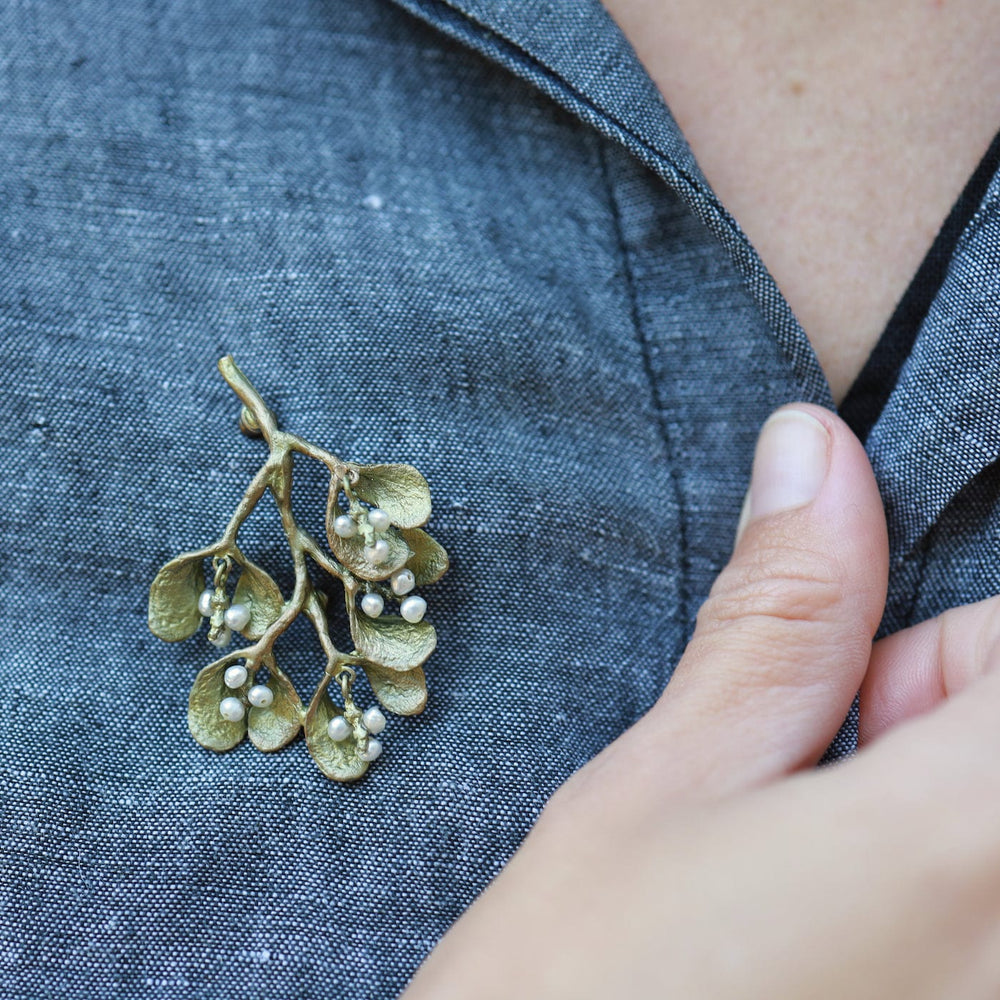 
                      
                        PIN Mistletoe Brooch
                      
                    