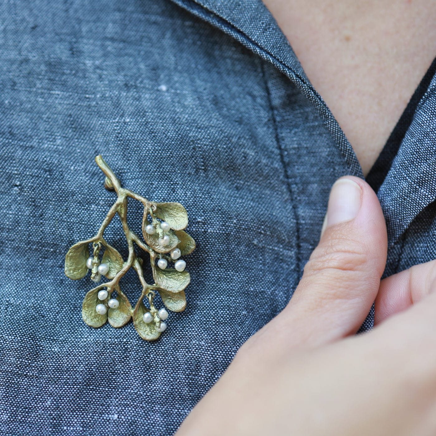 PIN Mistletoe Brooch