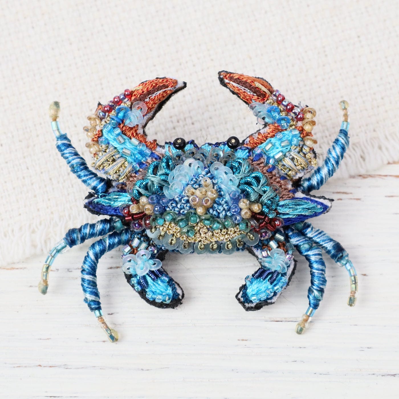 PIN Ornate Blue Crab Brooch Pin