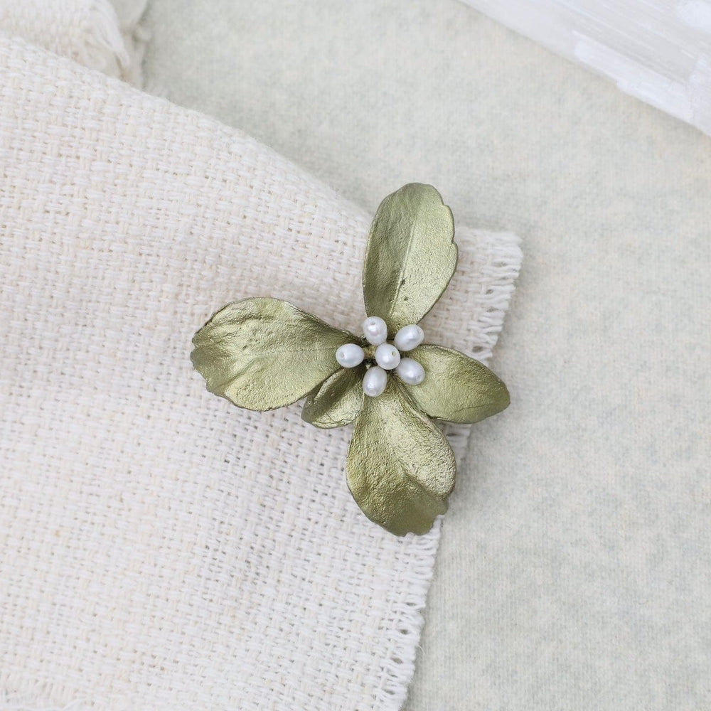 PIN Pachysandra Brooch