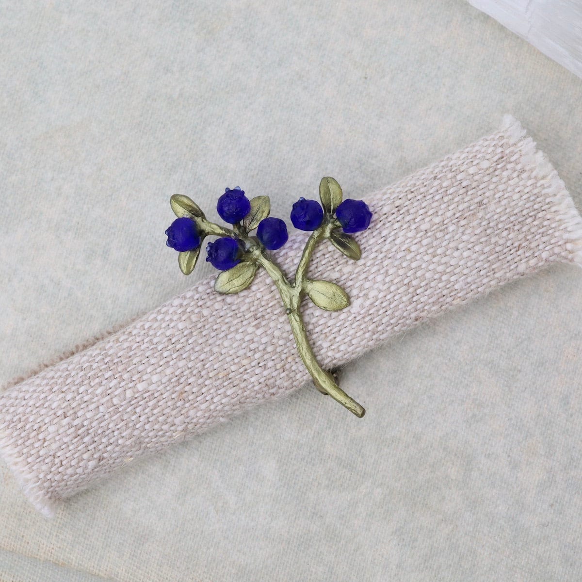 PIN Petite Blueberry Dainty Brooch