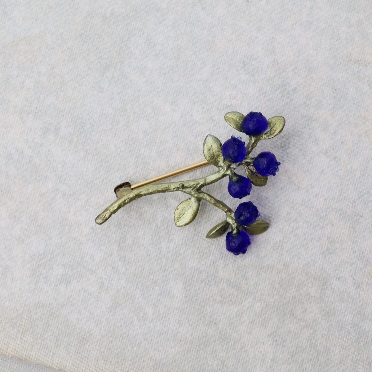 PIN Petite Blueberry Dainty Brooch