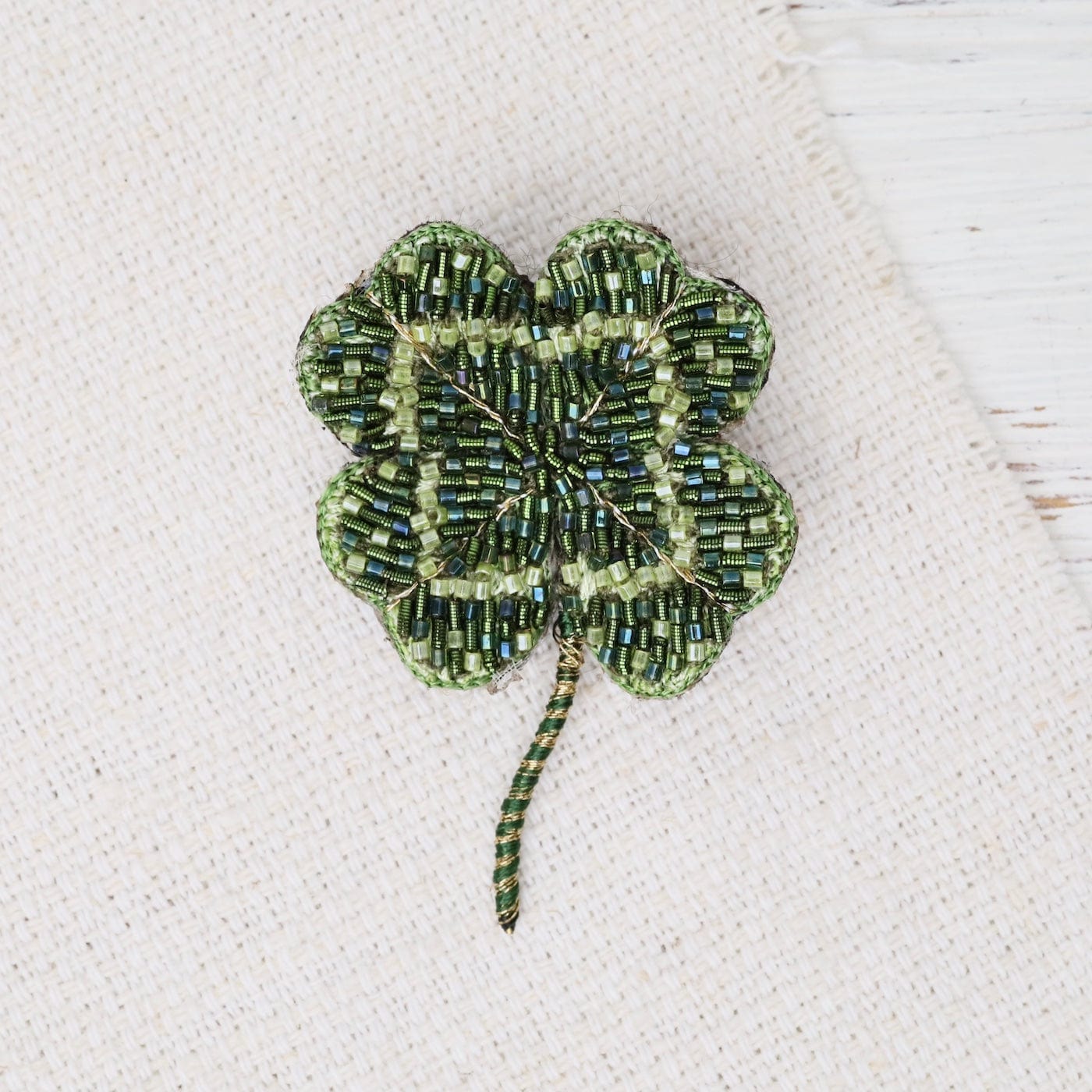 PIN Vintage Clover Brooch Pin