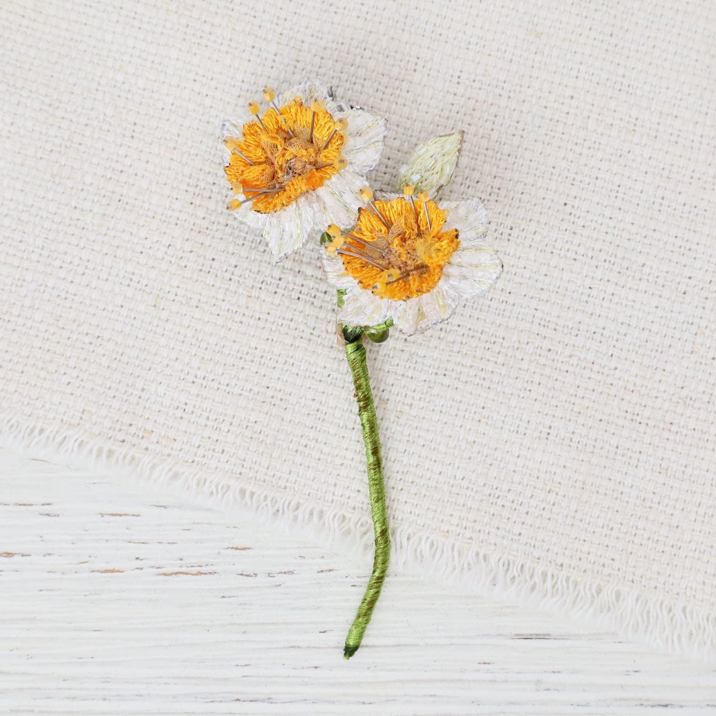 PIN White Daffodils Brooch Pin