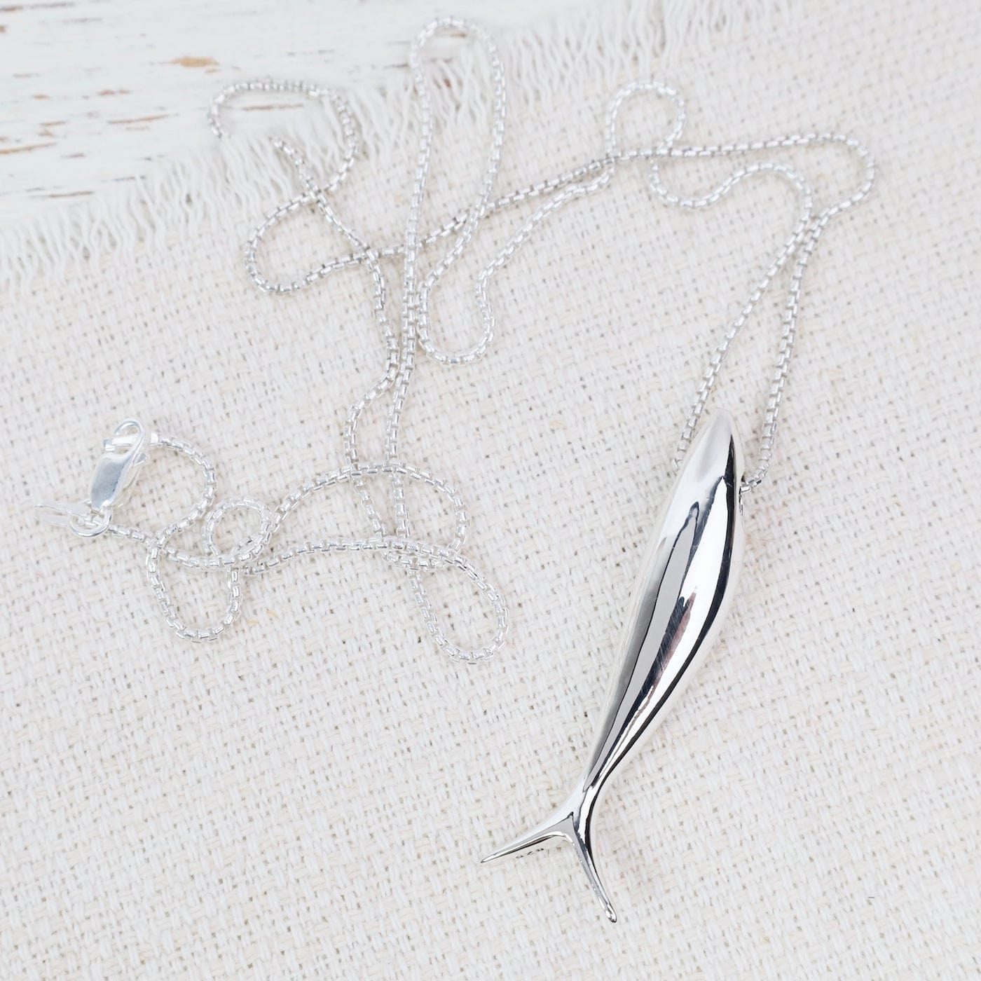 PND Sterling Silver Solid Shiny Fish Pendant - on Roun