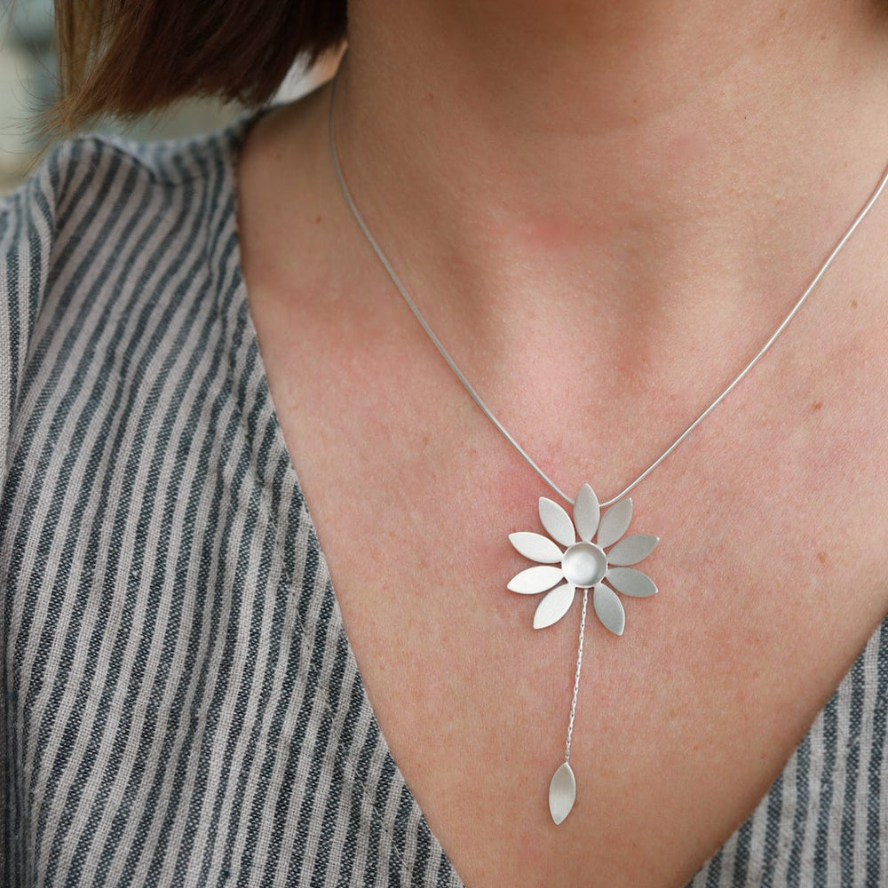 
                      
                        PND Sterling Silver Sunflower Pendant
                      
                    