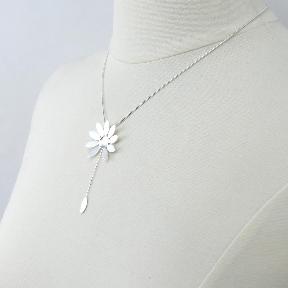 
                      
                        PND Sterling Silver Sunflower Pendant
                      
                    