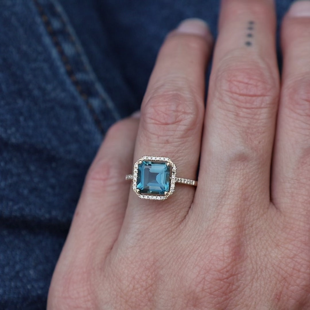 Load and play video in Gallery viewer, 14k Gold Asscher Cut London Blue Topaz Ring
