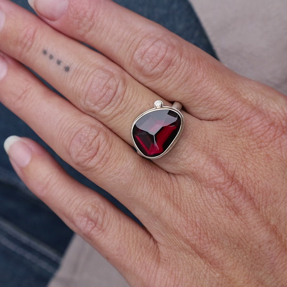 
                      
                        Load and play video in Gallery viewer, Jamie Joseph Asymmetrical Faceted Rhodolite Garnet Ring
                      
                    