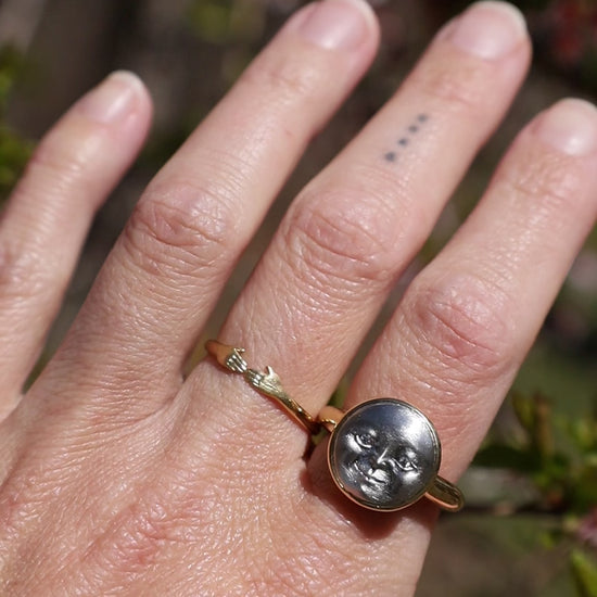 Load and play video in Gallery viewer, Small Platinum and Gold Moonface Ring
