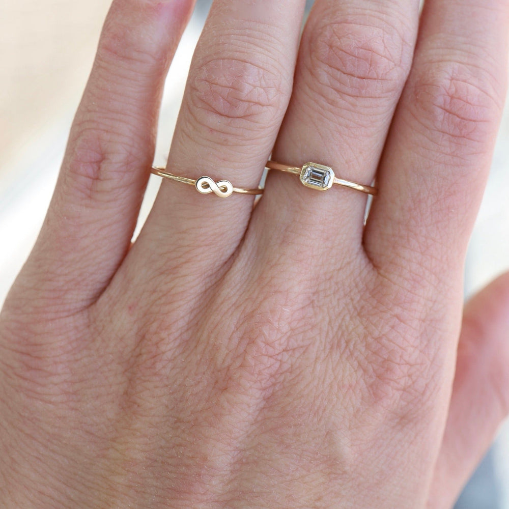 RNG-14K 14k Itty Bitty Infinity Ring