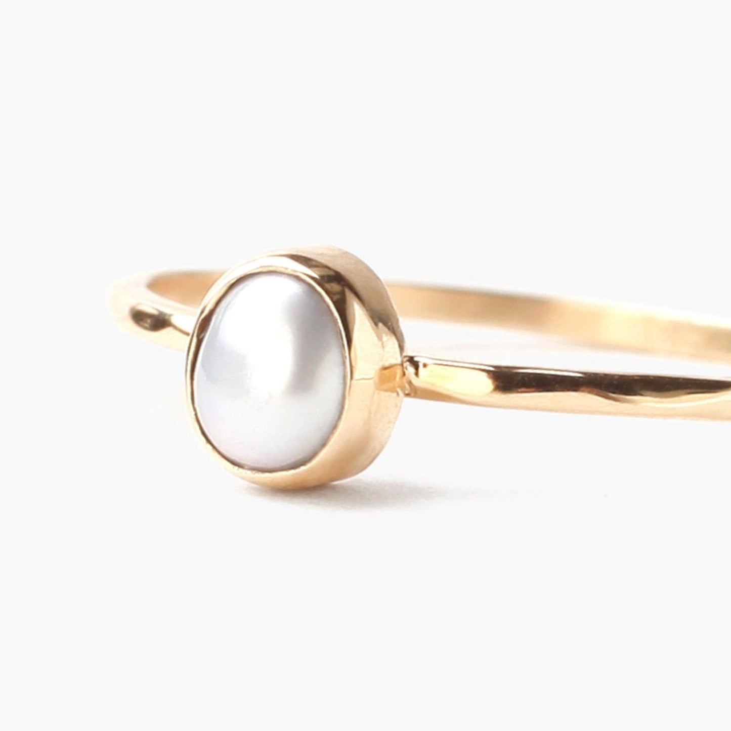 RNG-14K 14k Ring with White Freshwater Pearl