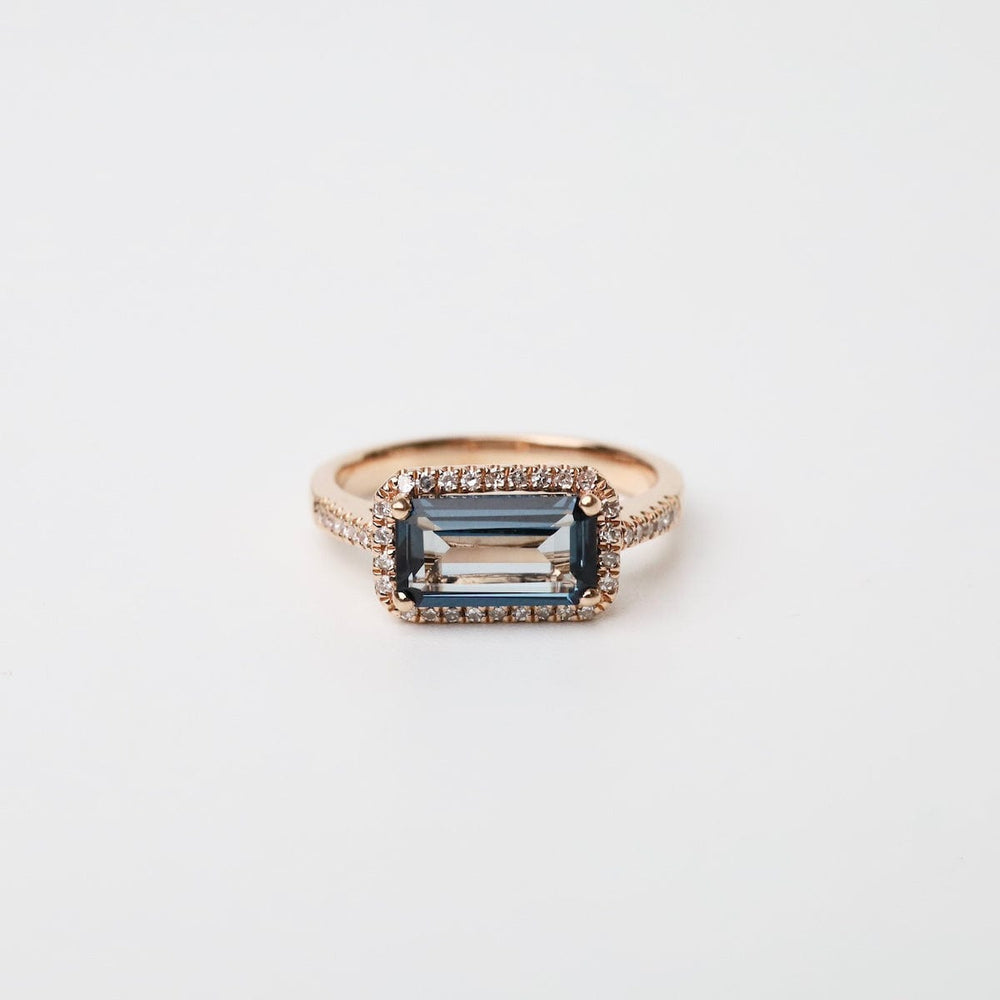 
                      
                        RNG-14K 14k Rose Gold One of a Kind  Rectangular London Bl
                      
                    